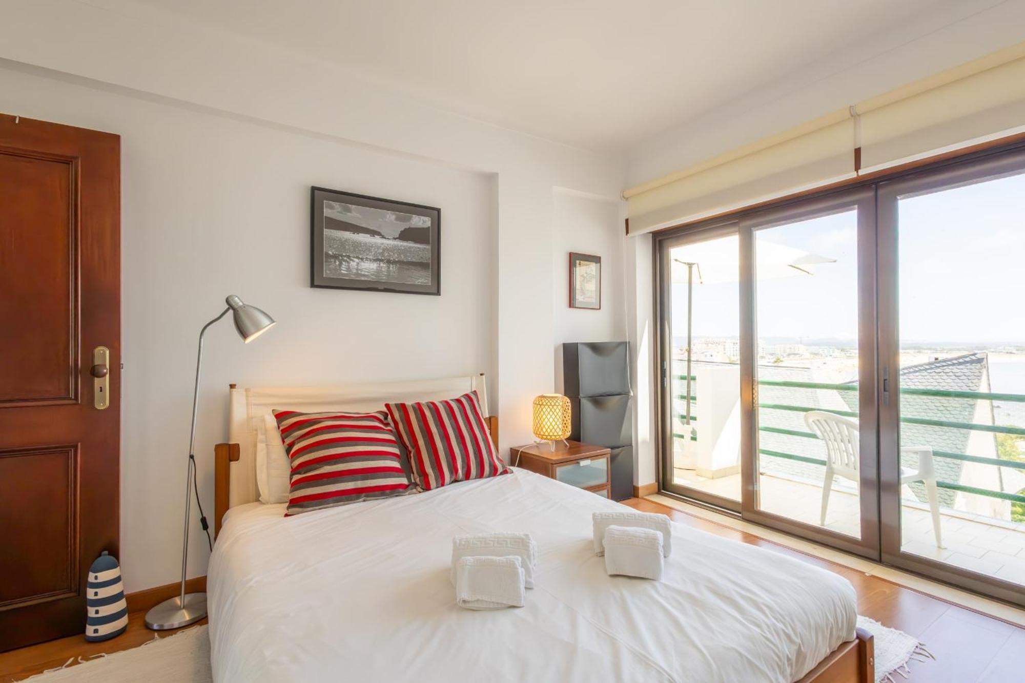 Apartamento Concha Mar com vista sobre a Baía São Martinho do Porto Exterior foto